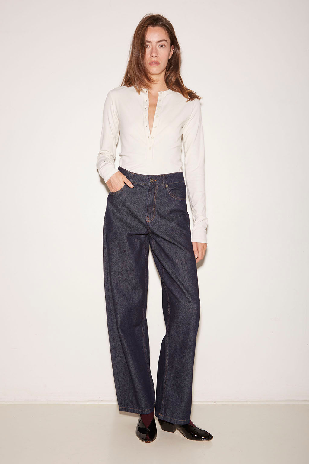 W26DENIHILTON-BRUT-1.jpg