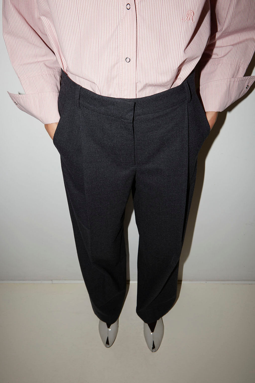 W26FLANOSCAR-ANTHRACITE-3.jpg