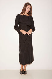ROBE PORTEFEUILLE TAYLOR EN SATIN D'ACÉTATE CHARBON