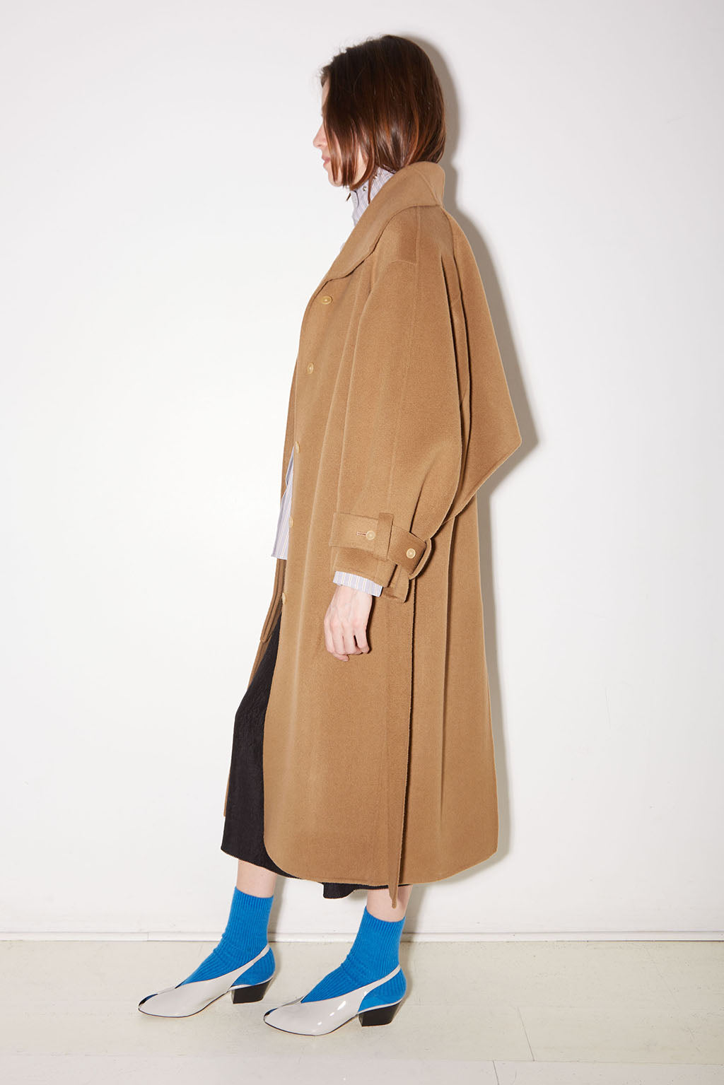 W26TIMESWAN-BEIGE-3.jpg