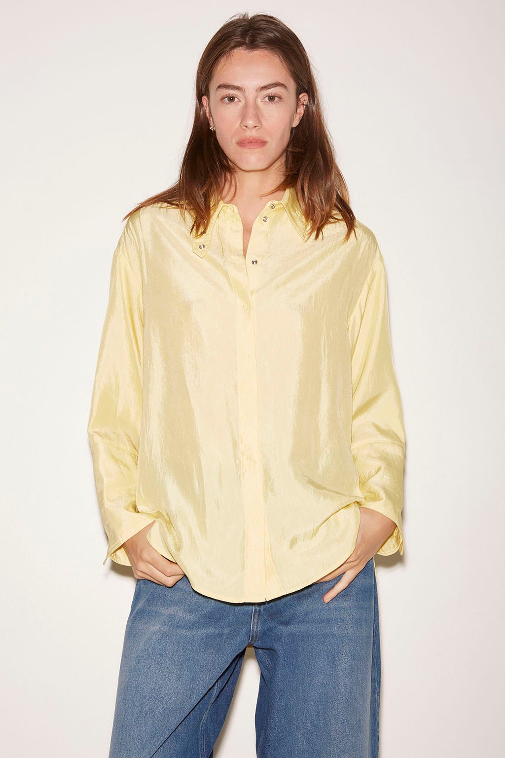 CHEMISE ALLY EN SATIN D'ACÉTATE JAUNE - ROSEANNA
