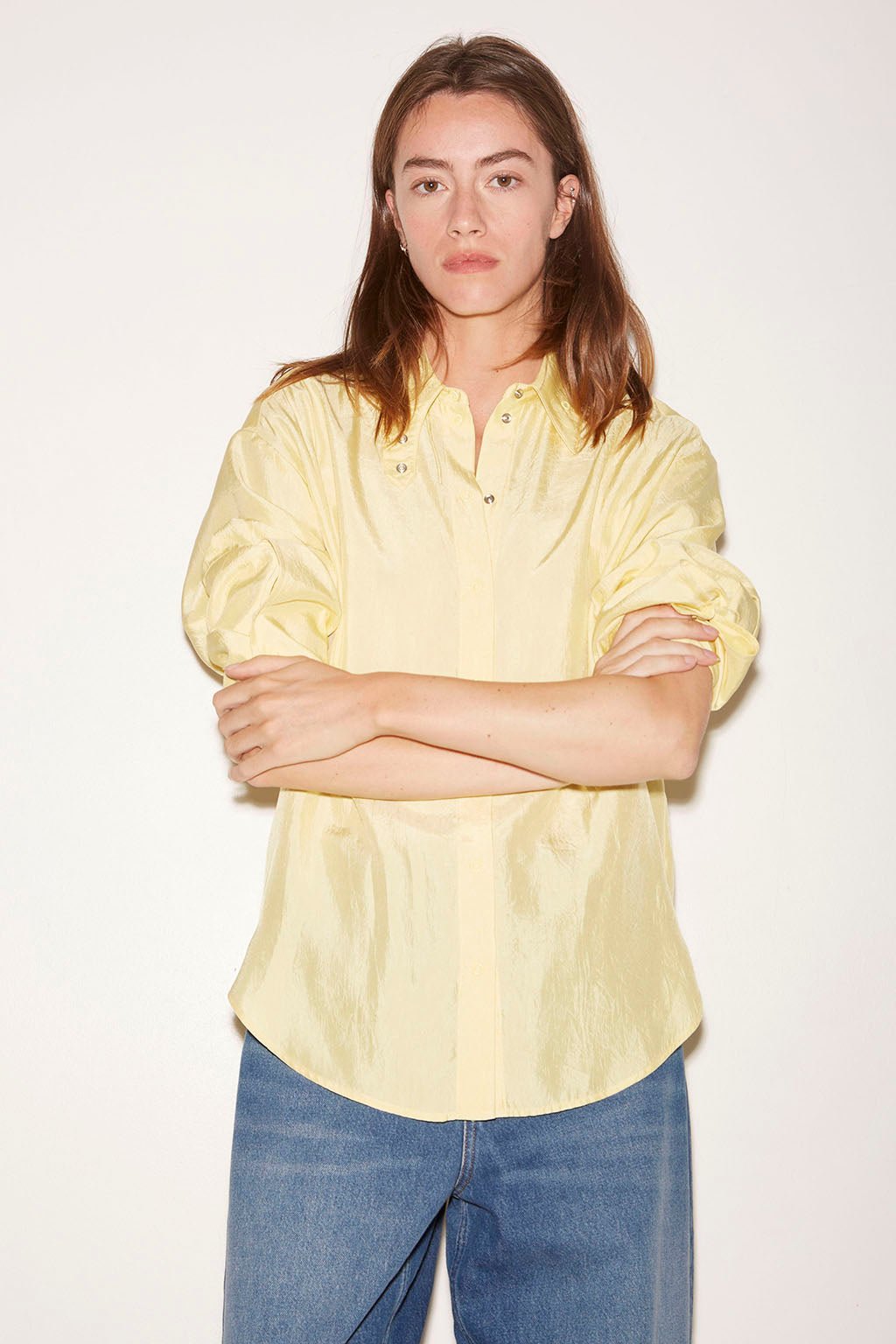 CHEMISE ALLY EN SATIN D'ACÉTATE JAUNE - ROSEANNA