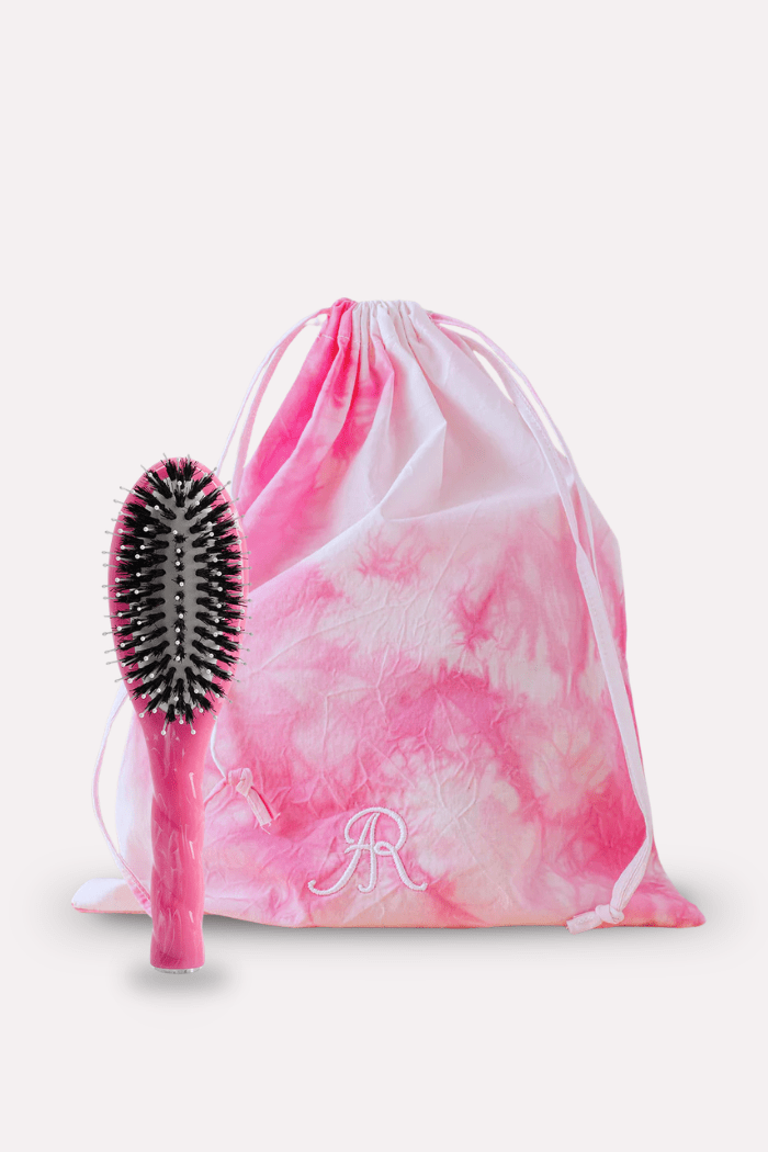 Le duo Petite Brosse Indispensable Douceur N°3 et sa Pochette Cover Rose - ROSEANNA