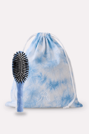 Le duo Petite Brosse Universelle N°1 et sa Pochette Cover Sky - ROSEANNA