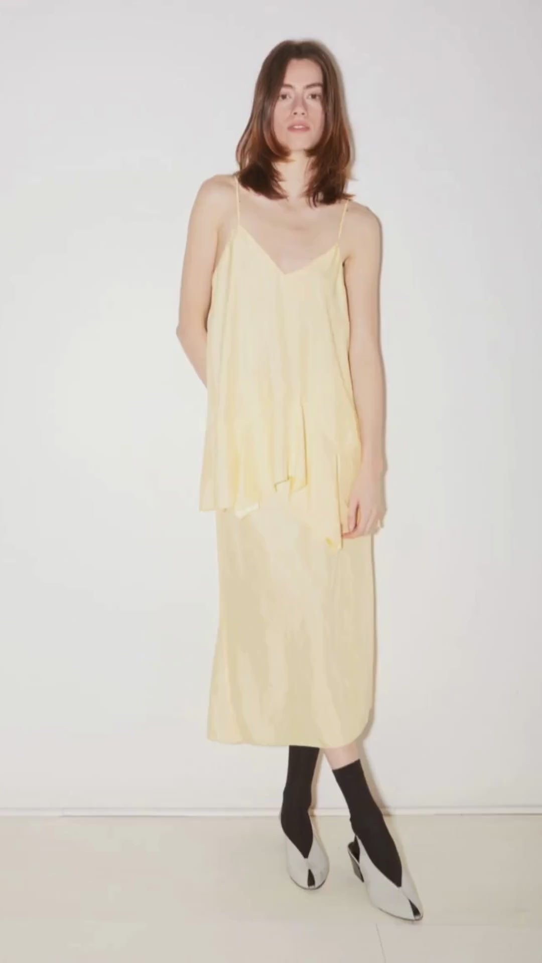 JUPE MIDI ROSIE EN SATIN D'ACÉTATE JAUNE