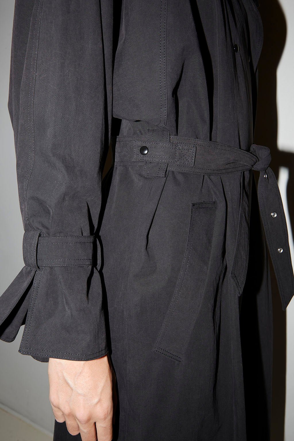 TRENCH YOKO EN COTON CHARBON EFFET STONE-WASHED - ROSEANNA